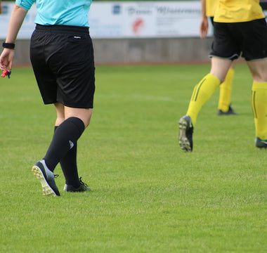 5 Top Tips for Guiding Teenage Soccer Referees!